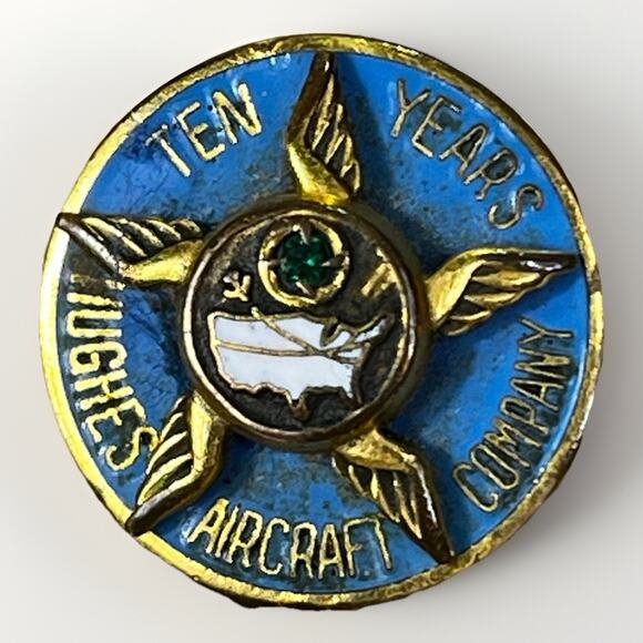 VTG 10K Yellow Gold Filled Hughes Aircraft Company 10 Year Pin w/ Emerald - 2.7g